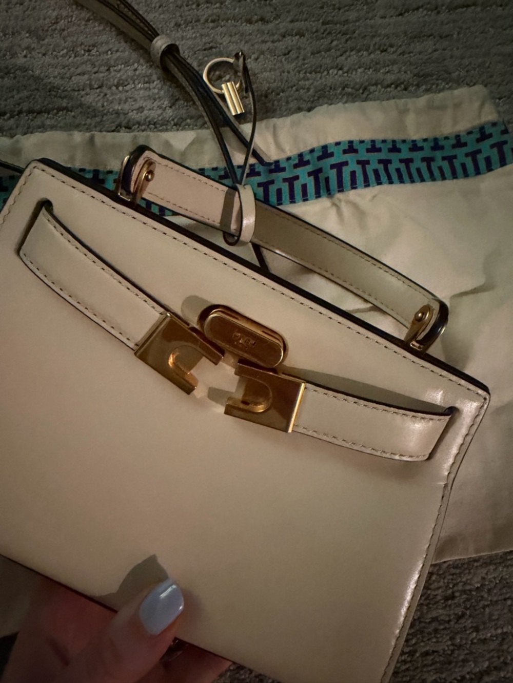Tory Burch White Crossbody Top-Handle Bag with Gold Hardware - Picture 7 of 12